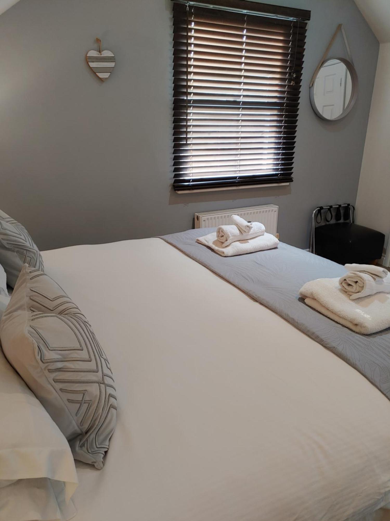The Bath House Apartments - Free 1St Breakfast - Free Parking Экстерьер фото